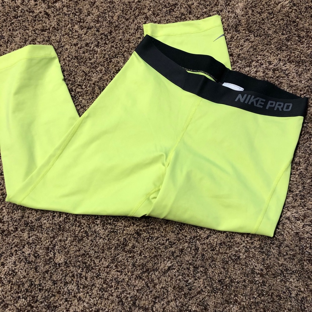 Nike Pro Capri Leggings